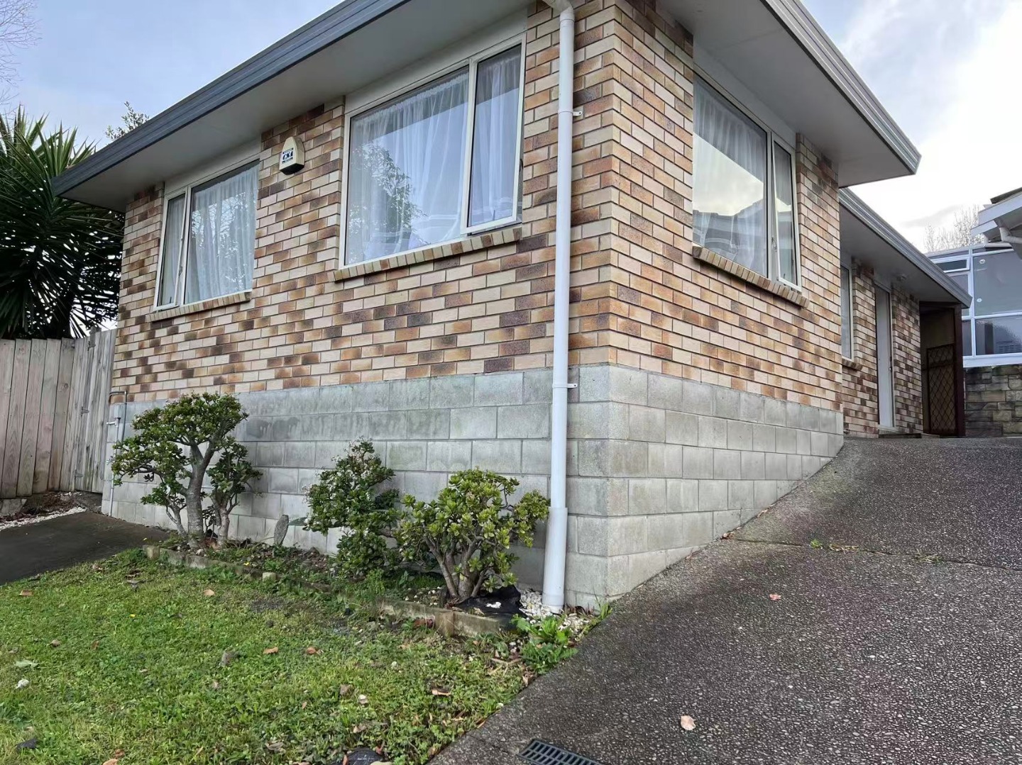 For Rent – 2-Bedroom Unit in Macleans College School Zone